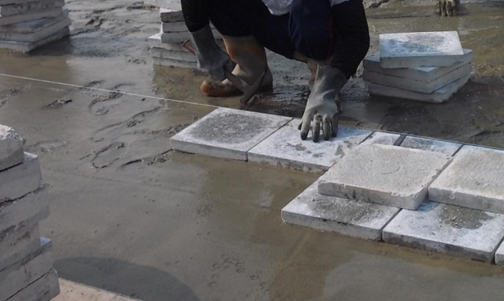 磚面交接處要對齊、預留縫隙